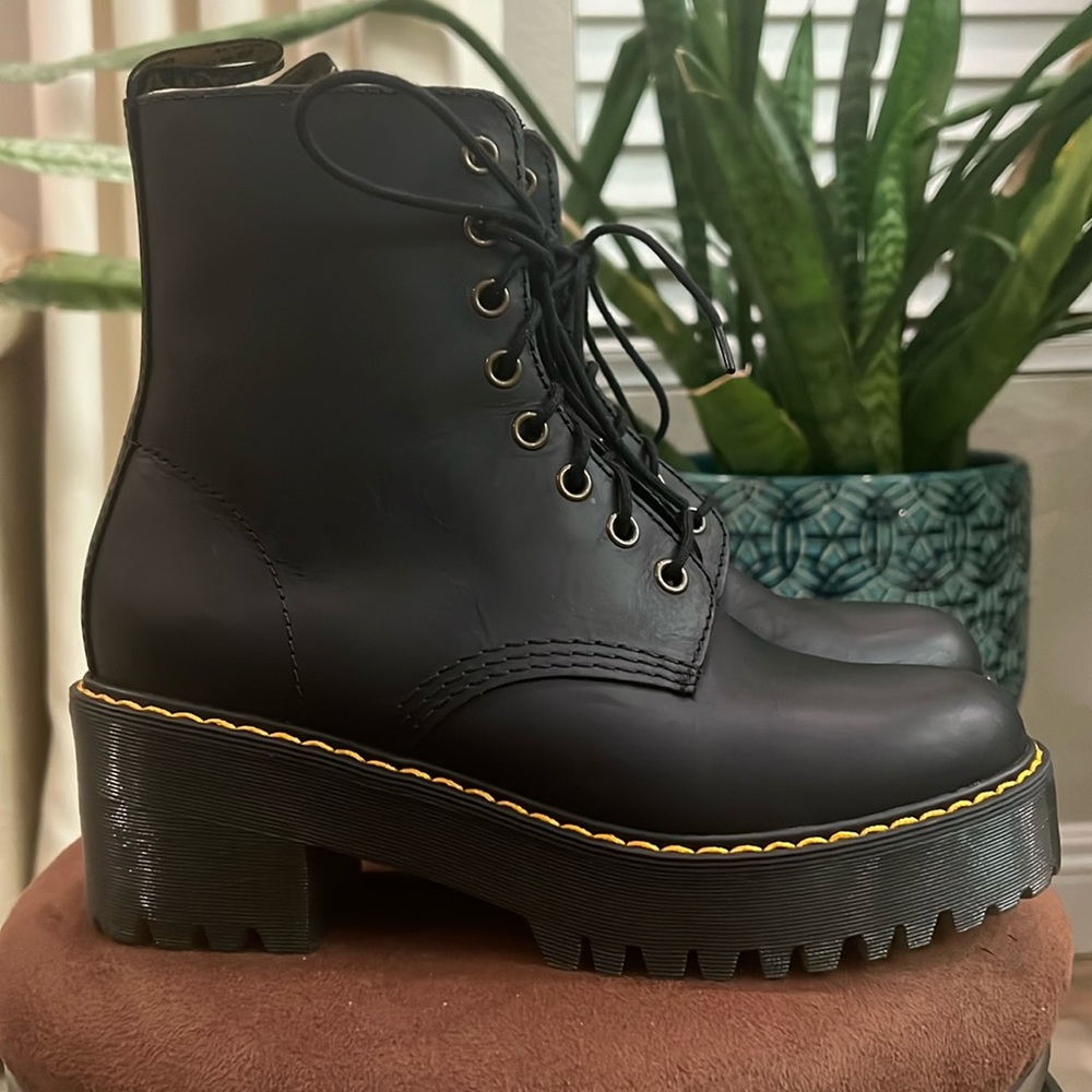 Dr Martens | Shriver Hi Women’s Wyoming Leather Heeled Boots, Size W 7 - Picture 9 of 11